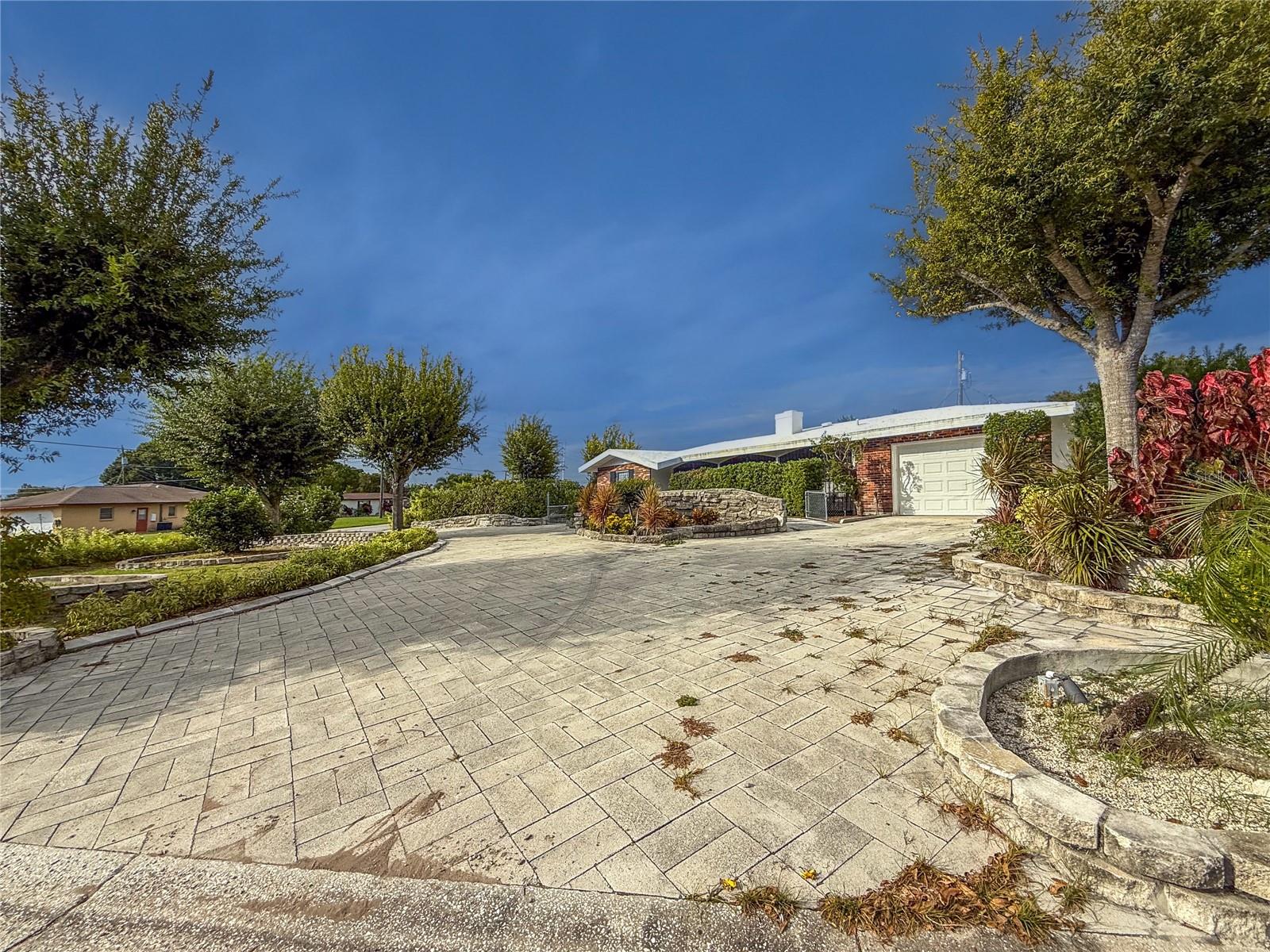 3205 BOUGAINVILLEA ST