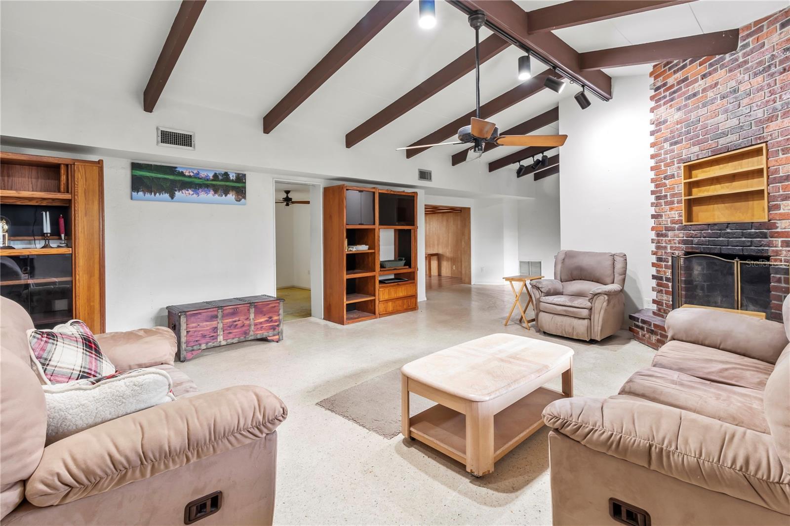 3205 BOUGAINVILLEA ST