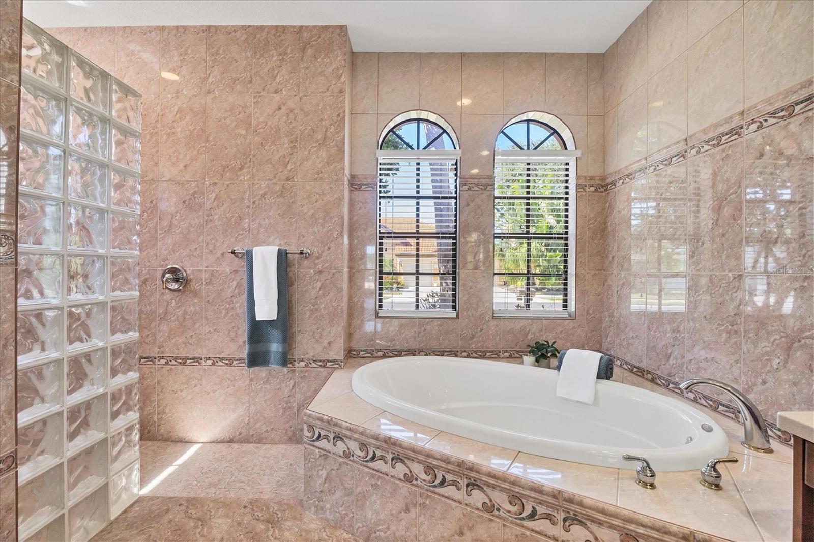 6255 AVENTURA DR