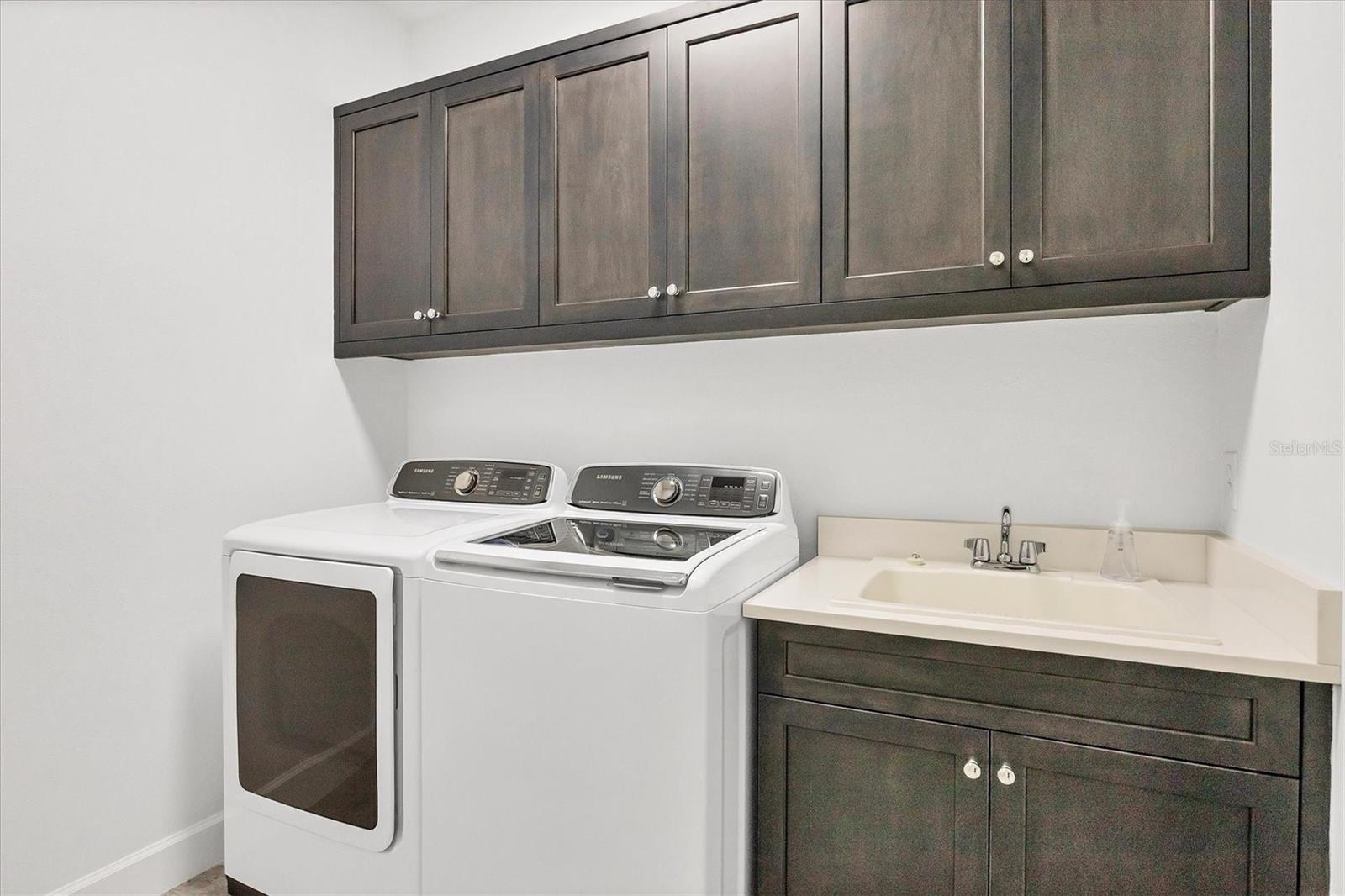 7761 SANDHILL LAKE DR