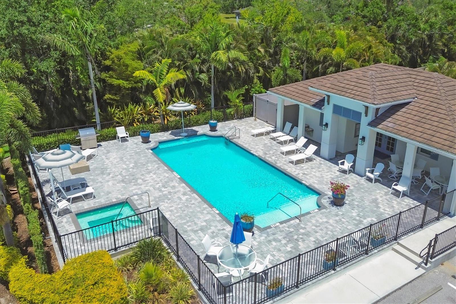 7761 SANDHILL LAKE DR