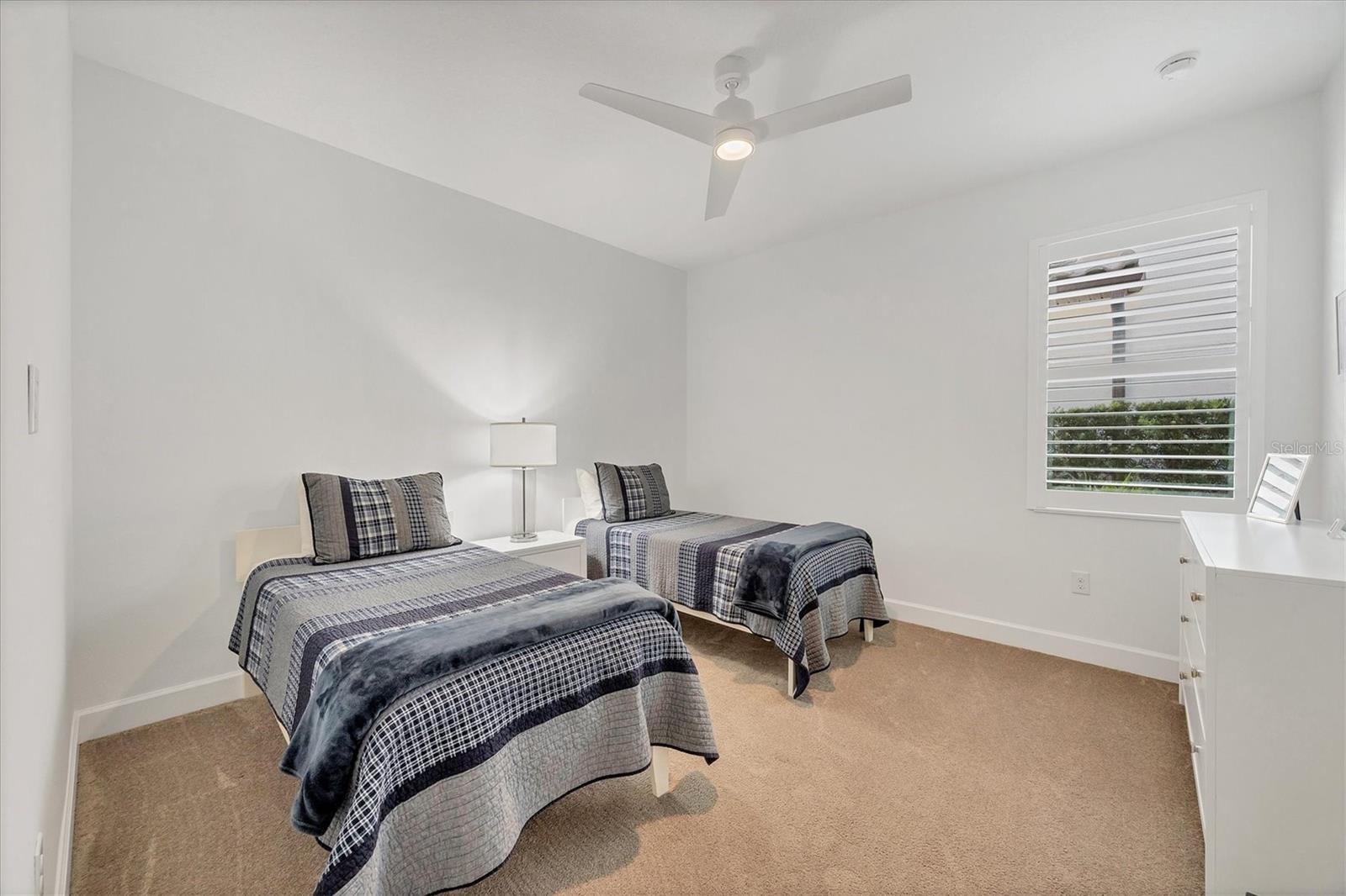 7761 SANDHILL LAKE DR