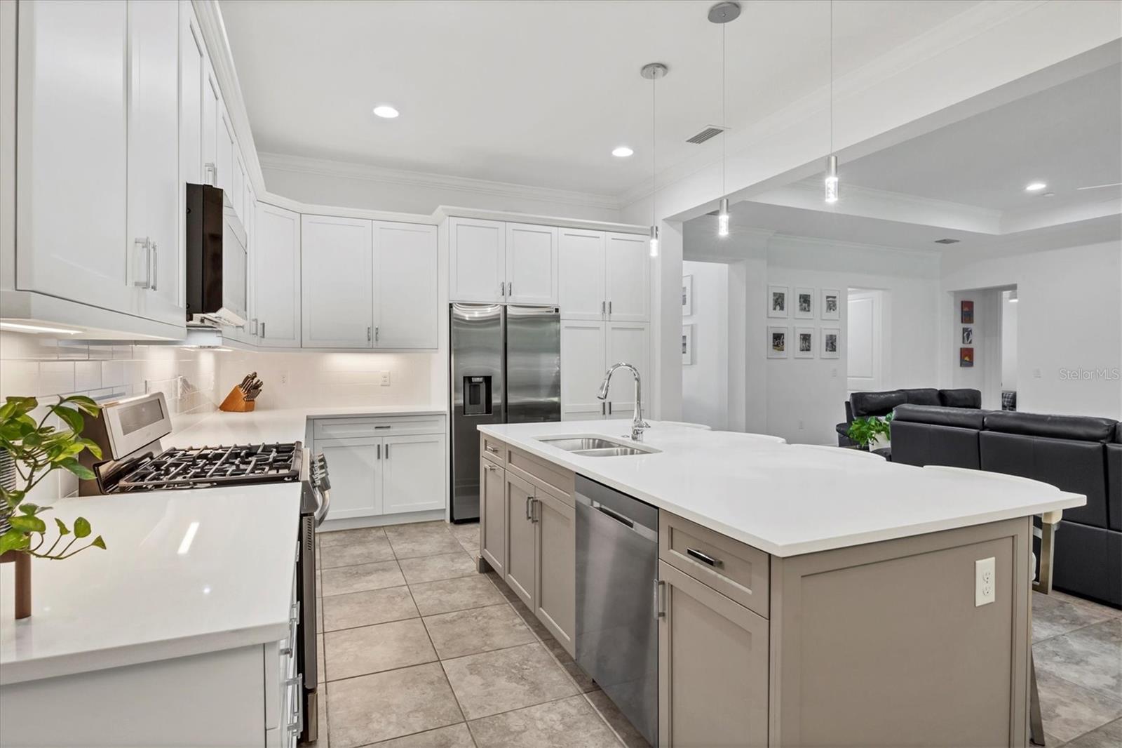 7761 SANDHILL LAKE DR