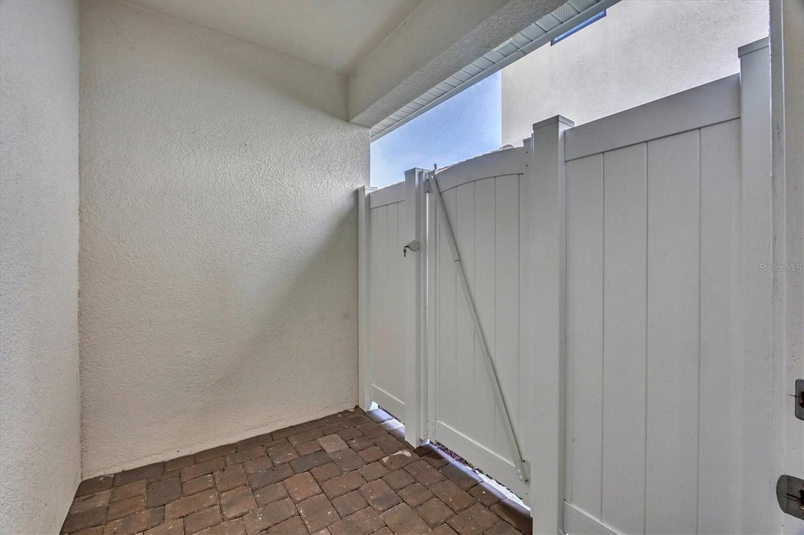 7761 SANDHILL LAKE DR