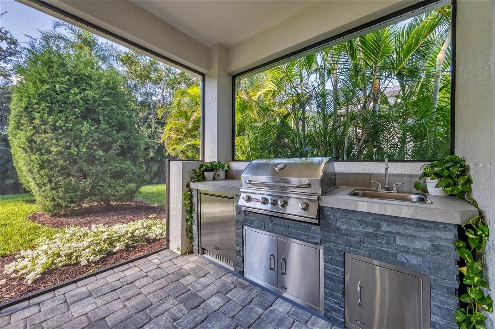 7761 SANDHILL LAKE DR