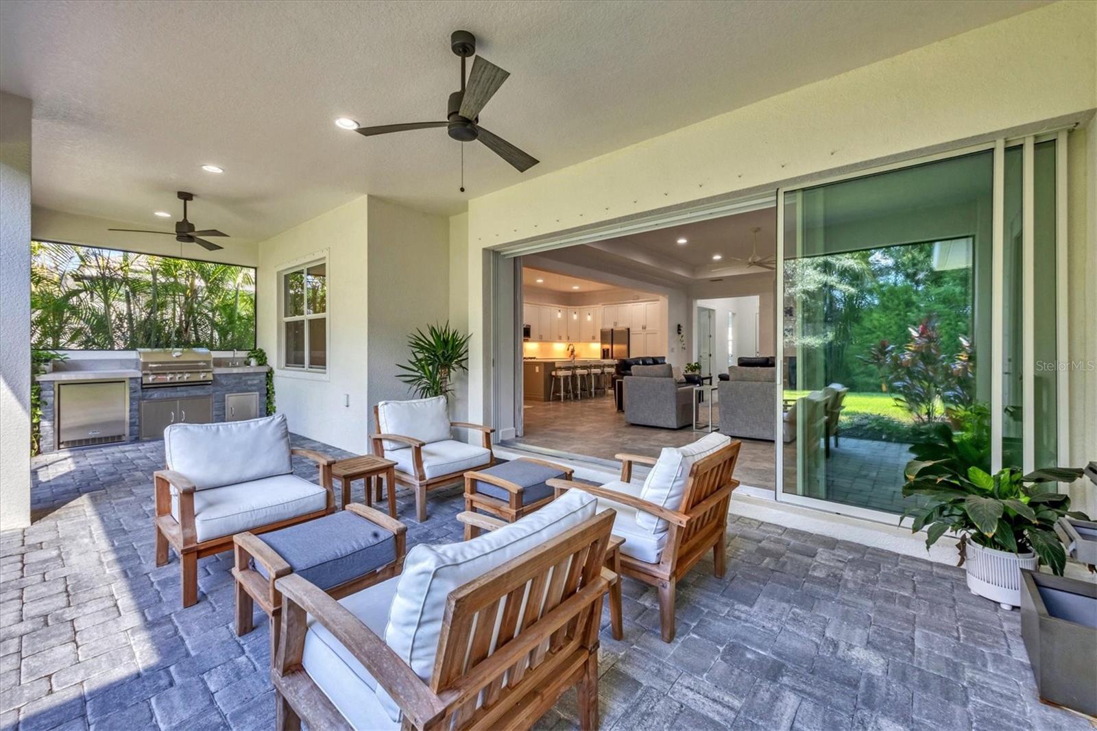 7761 SANDHILL LAKE DR