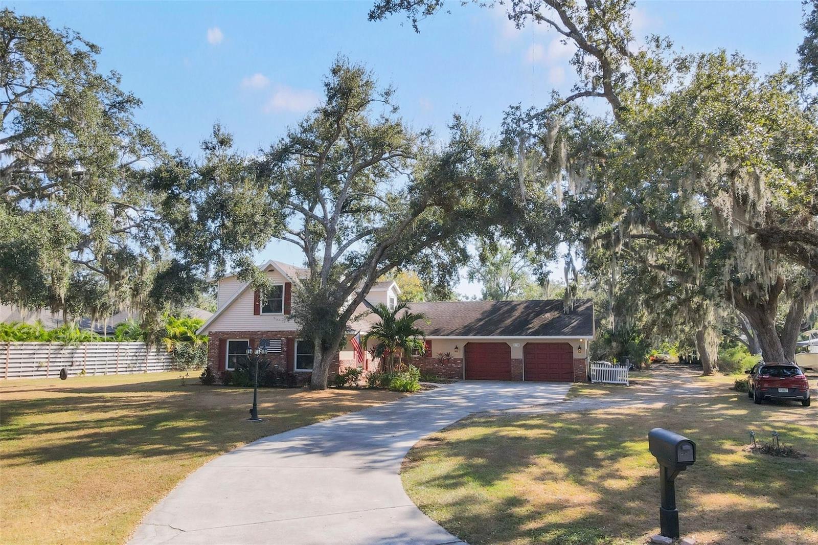 2115 SHADOW OAKS RD