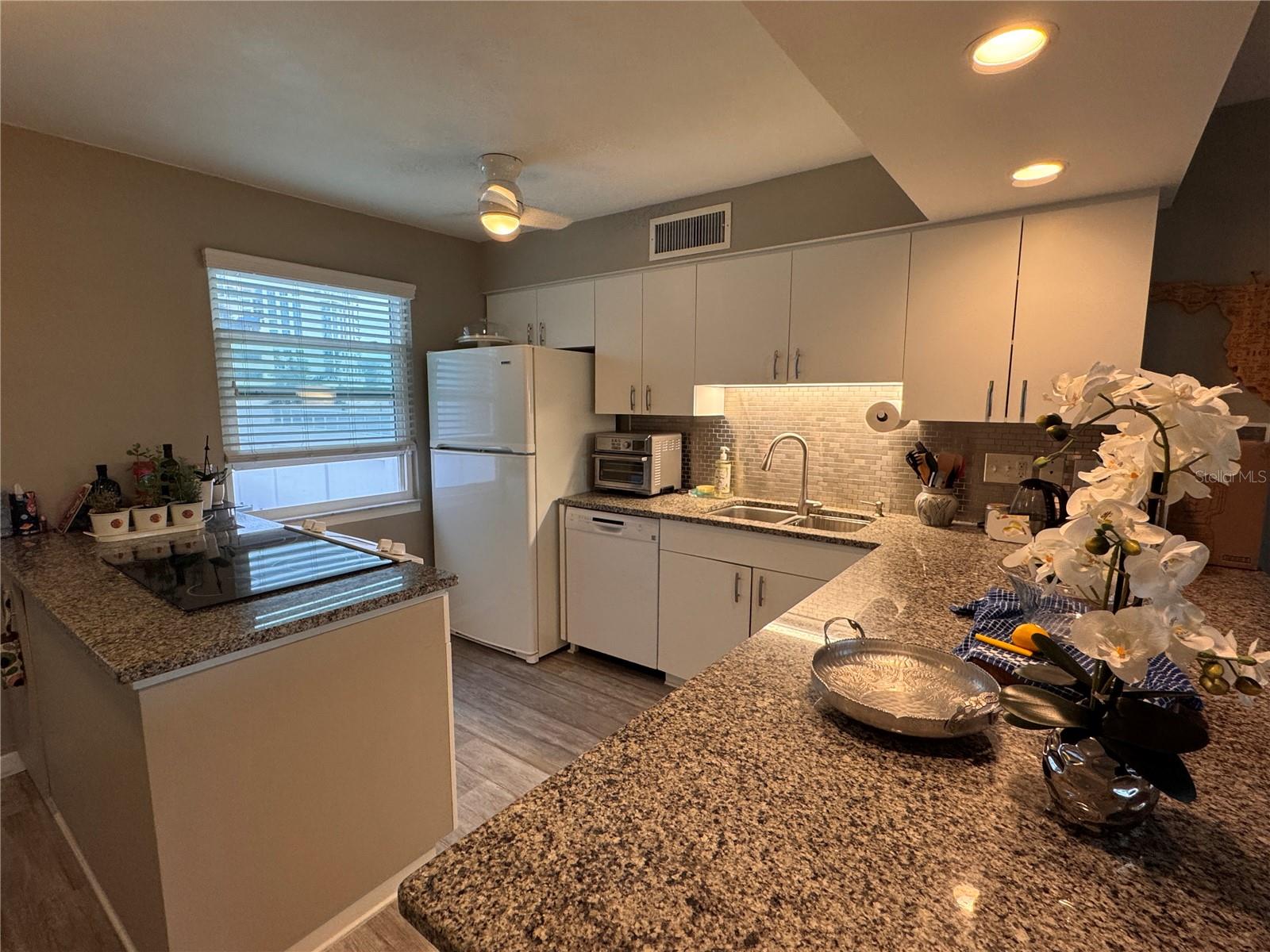 33 S GULFSTREAM AVE #409