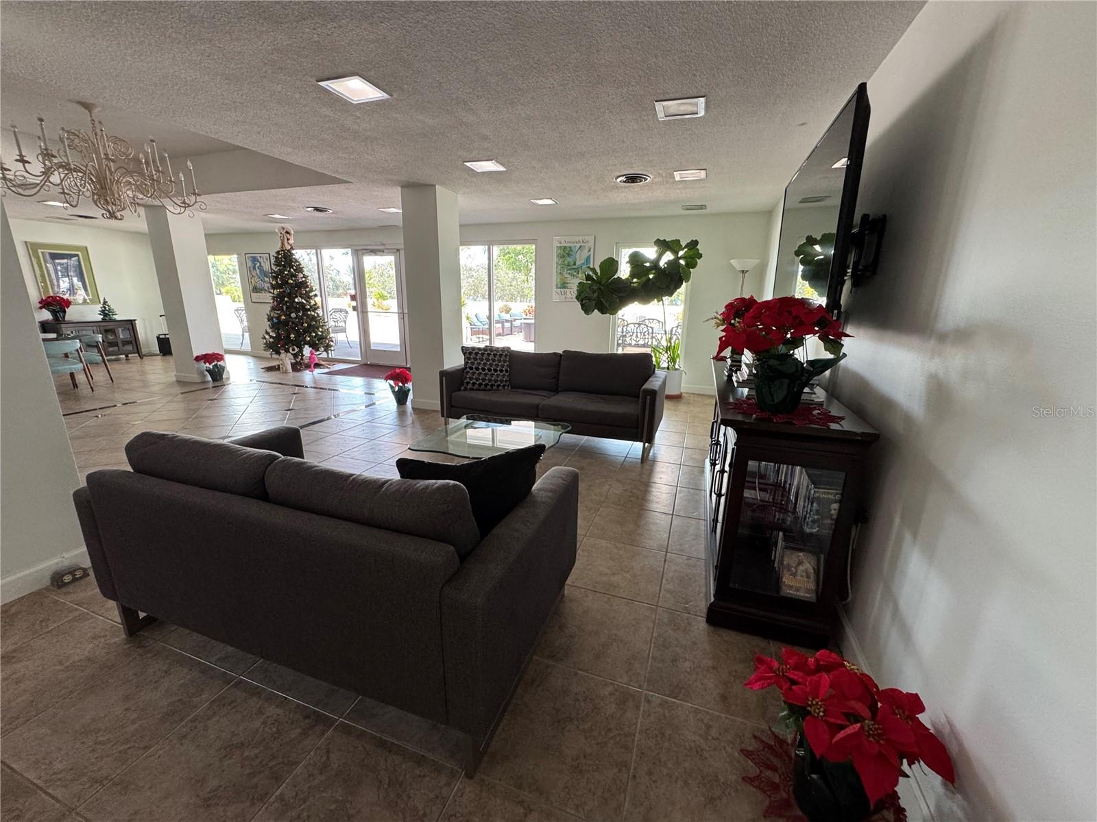 33 S GULFSTREAM AVE #409