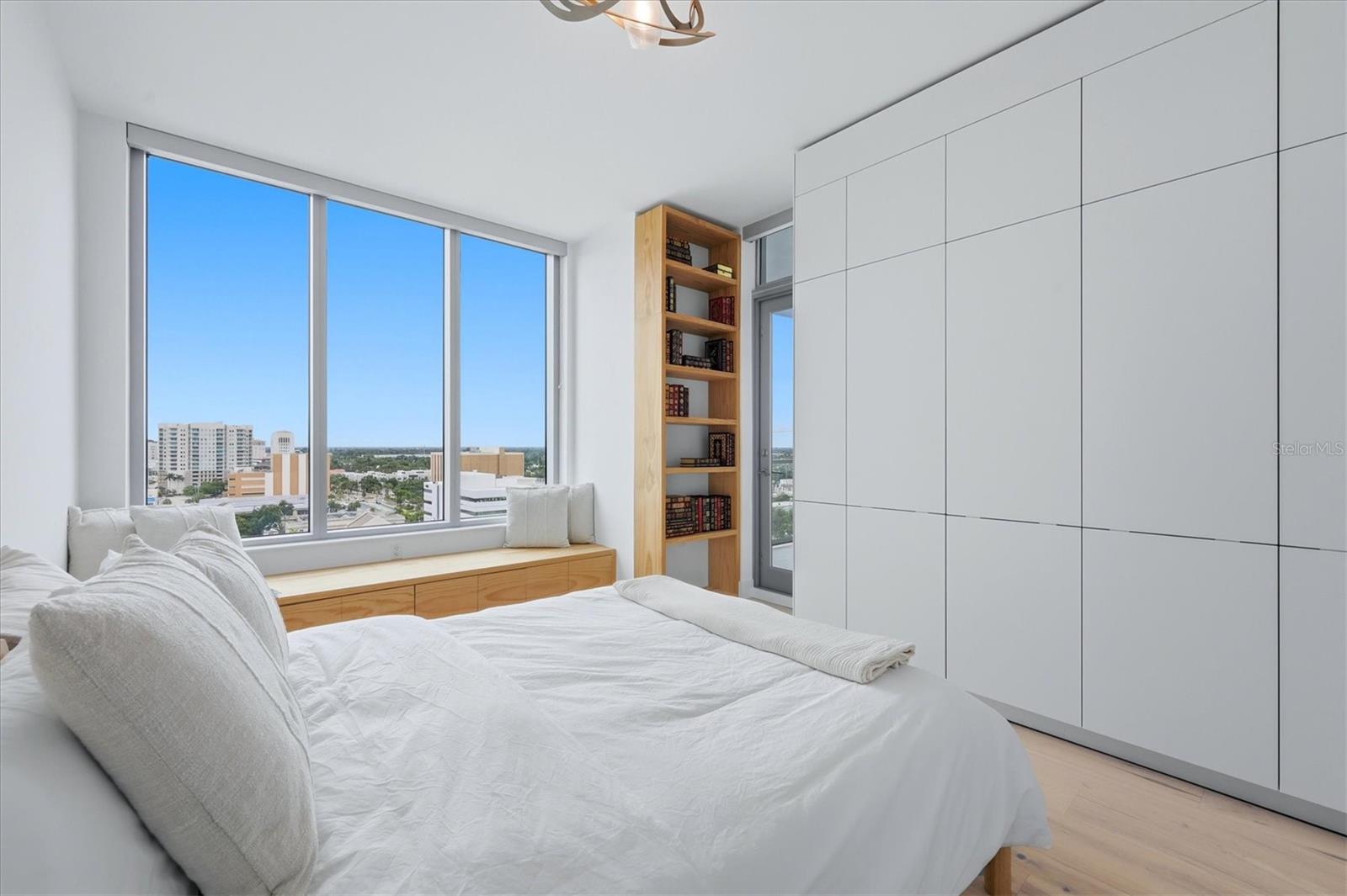 111 S PINEAPPLE AVE #1103