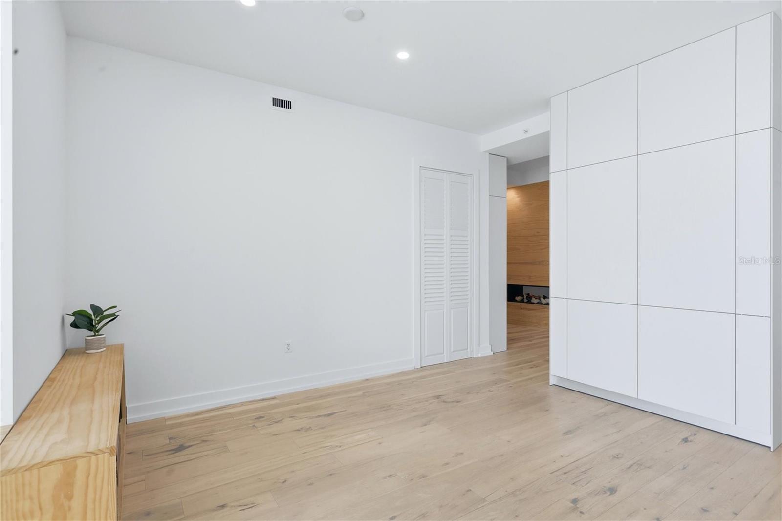 111 S PINEAPPLE AVE #1103