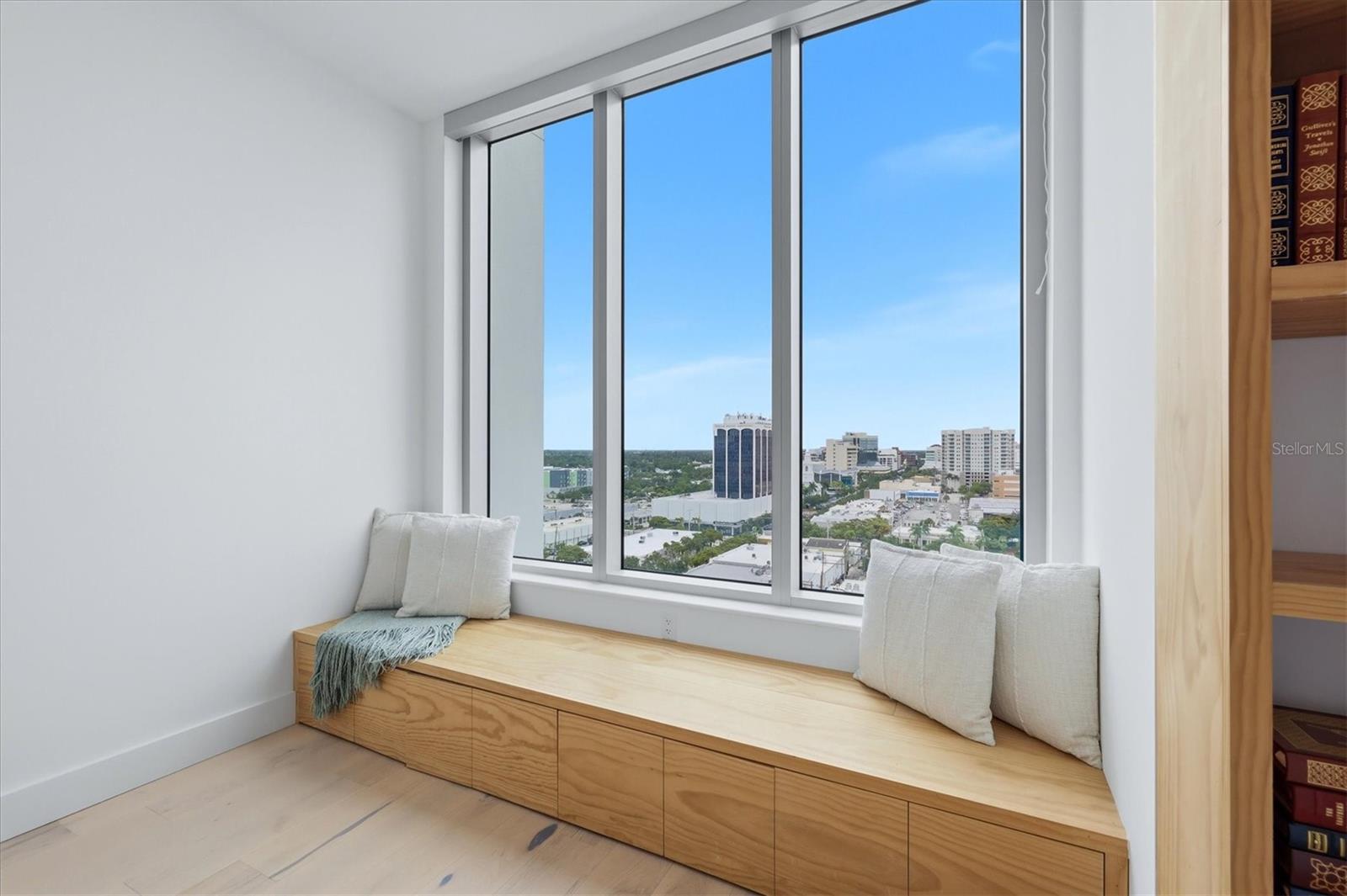 111 S PINEAPPLE AVE #1103