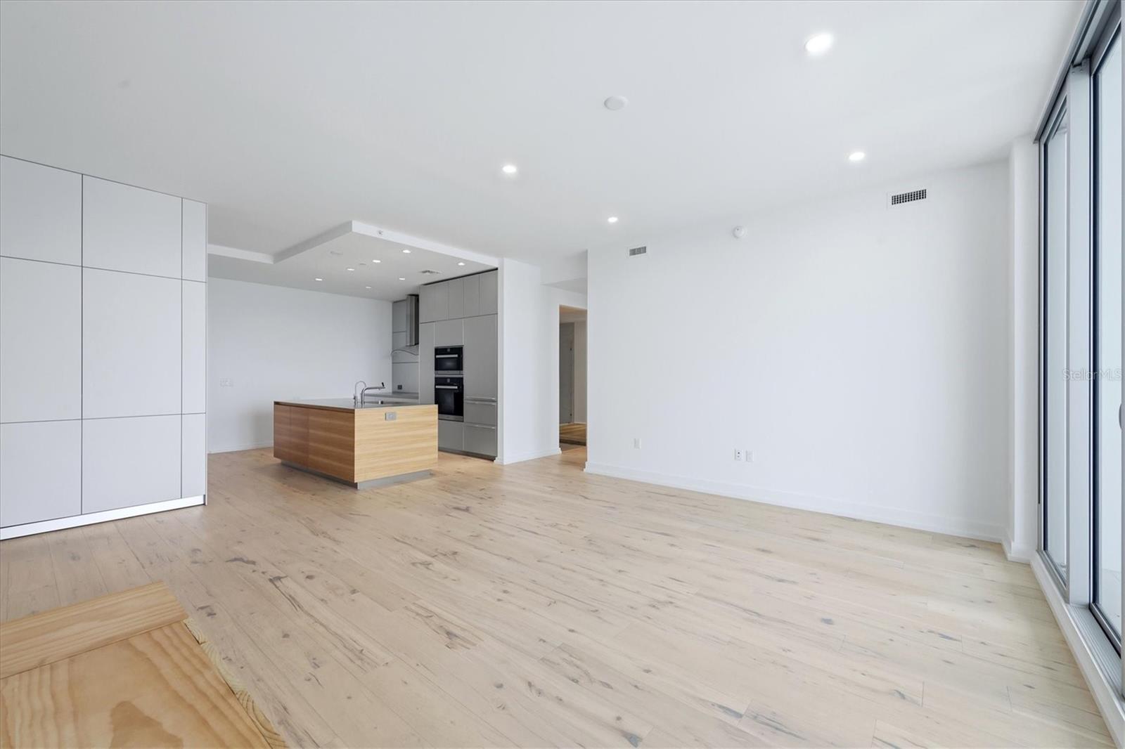 111 S PINEAPPLE AVE #1103