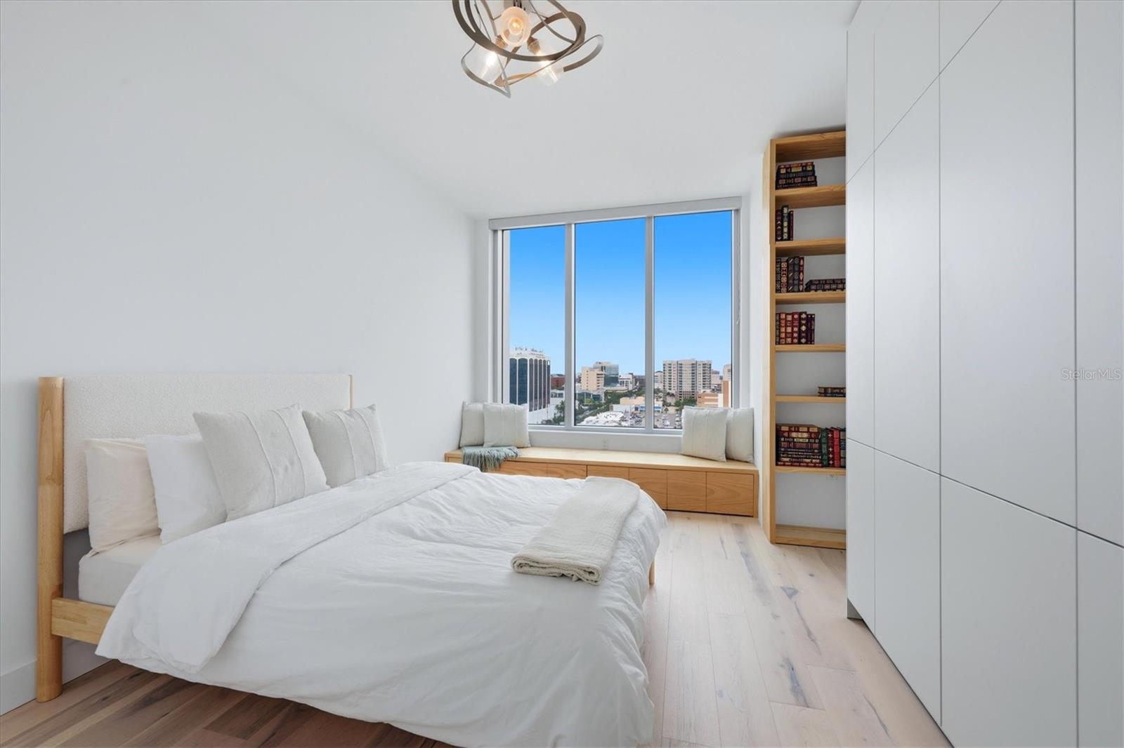 111 S PINEAPPLE AVE #1103