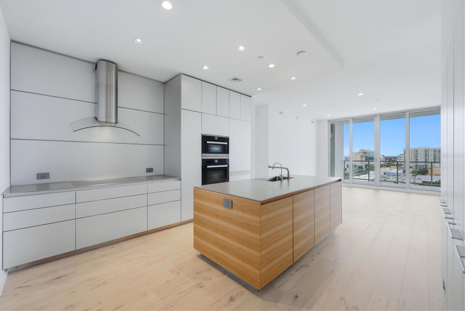 111 S PINEAPPLE AVE #1103