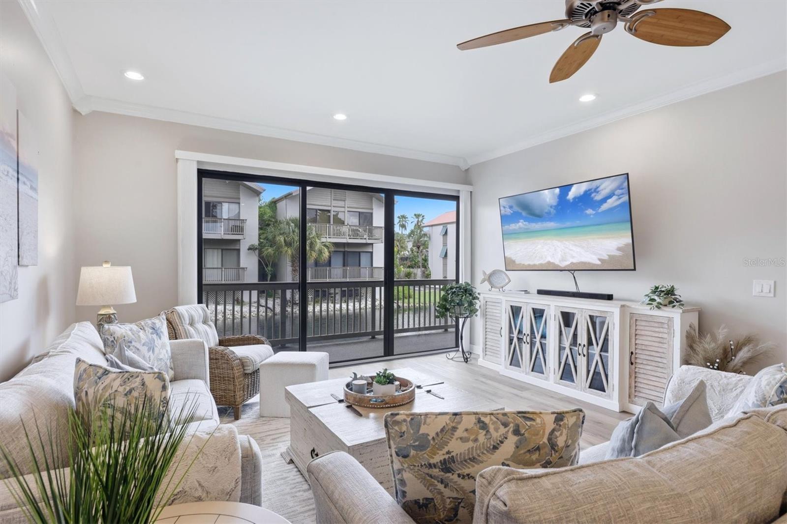 1187 LAKE HOUSE CIR #C127