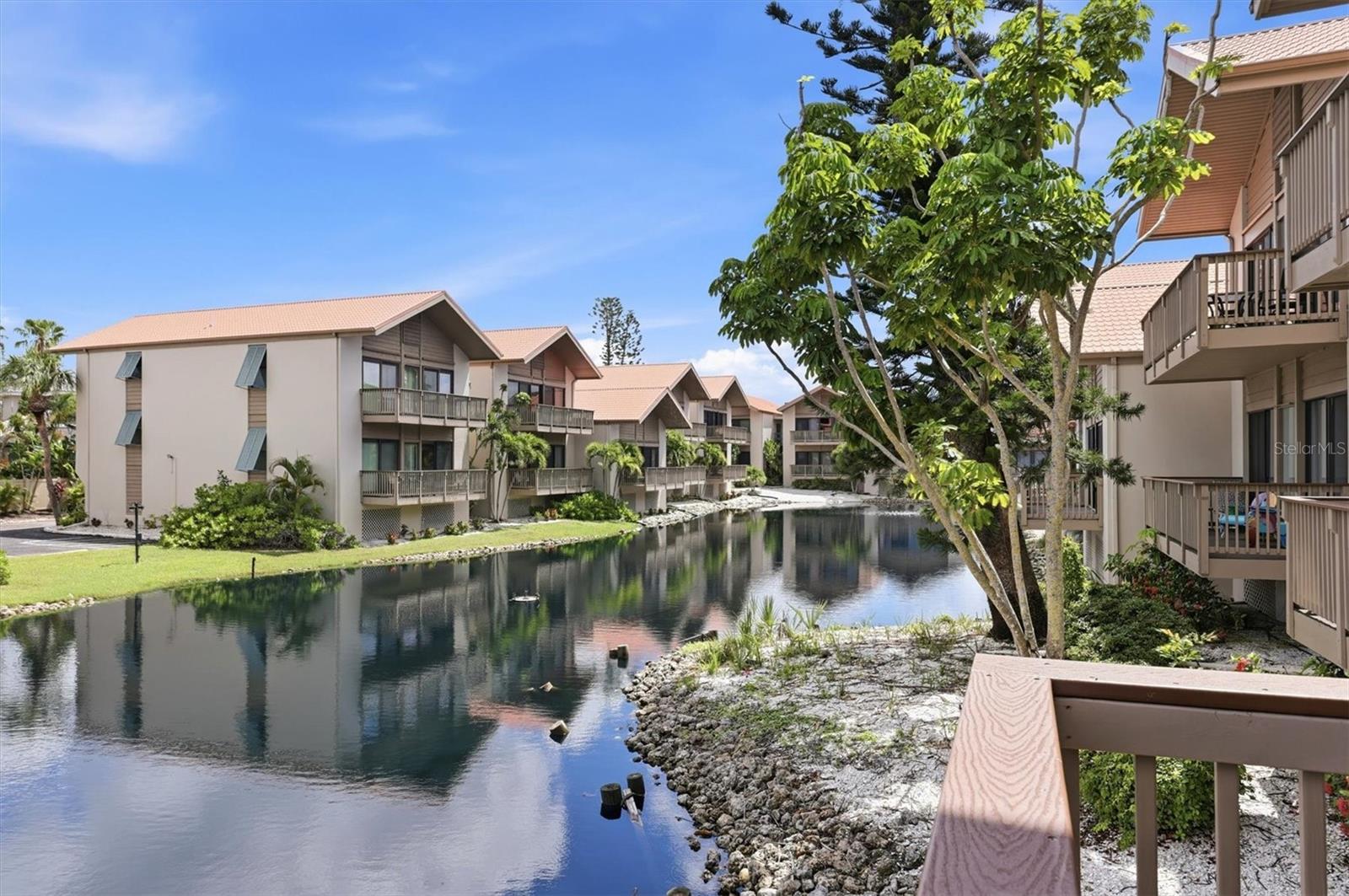 1187 LAKE HOUSE CIR #C127