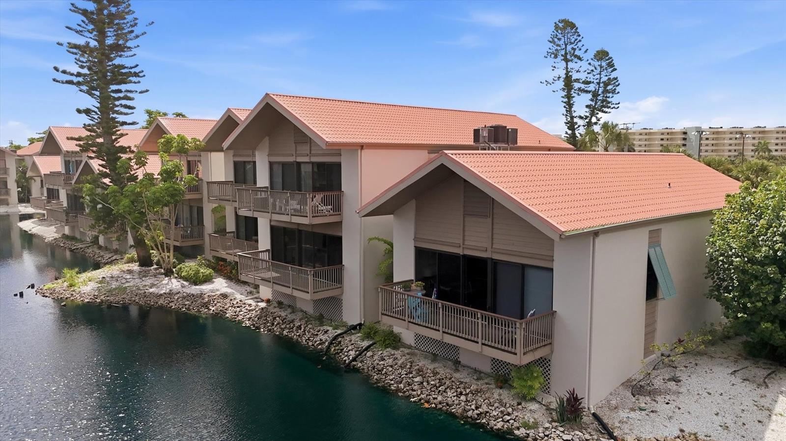 1187 LAKE HOUSE CIR #C127