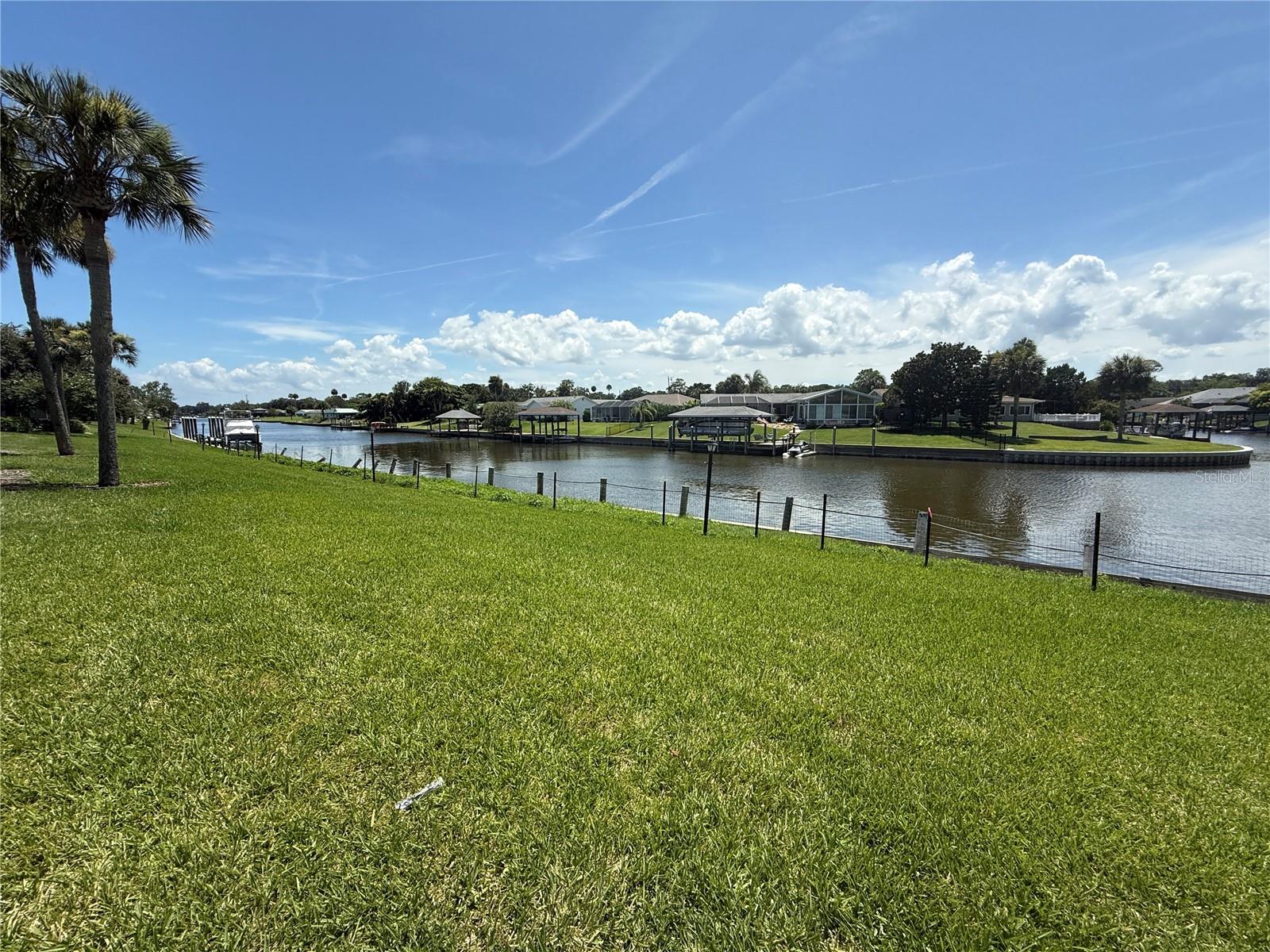 54 CLUB HOUSE DR #102