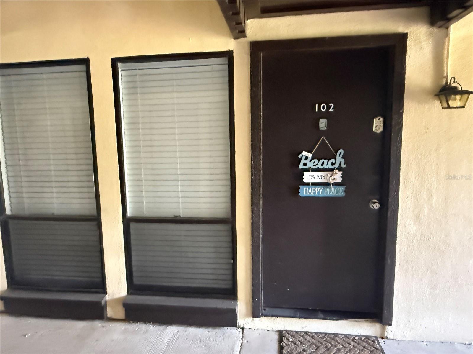 54 CLUB HOUSE DR #102