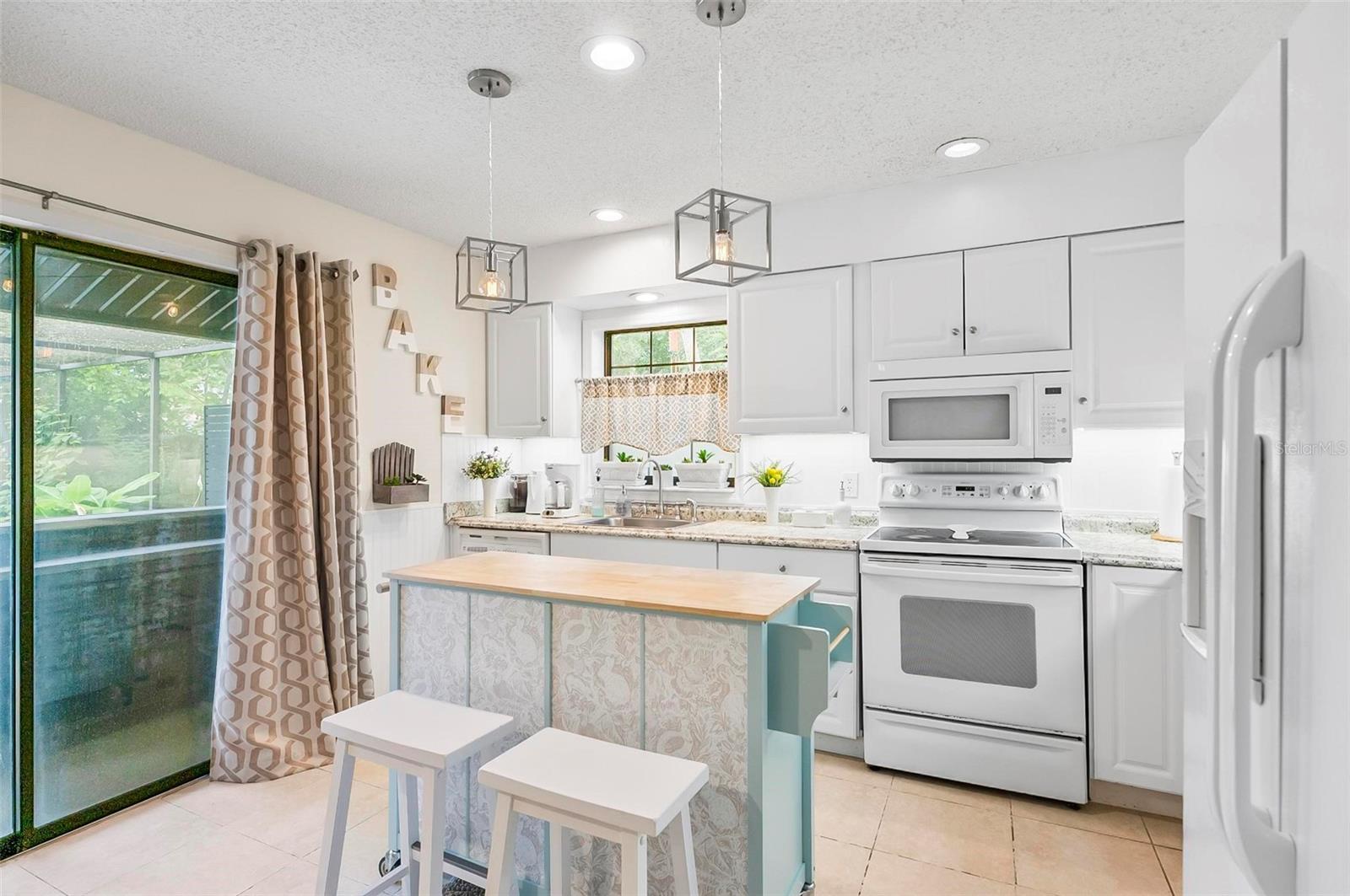 230 BEECHWOOD LN