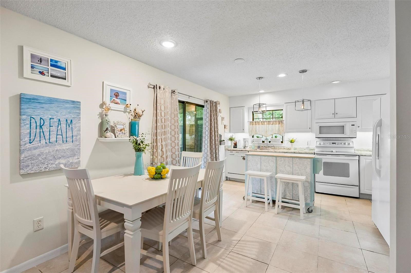 230 BEECHWOOD LN