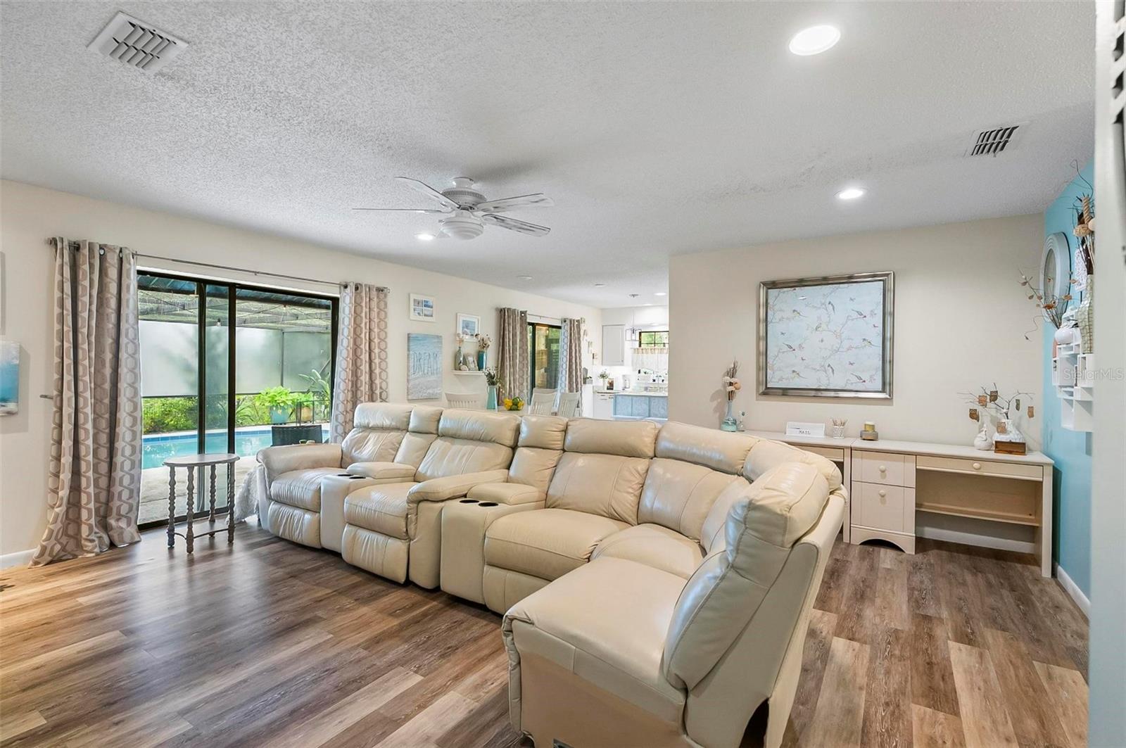 230 BEECHWOOD LN