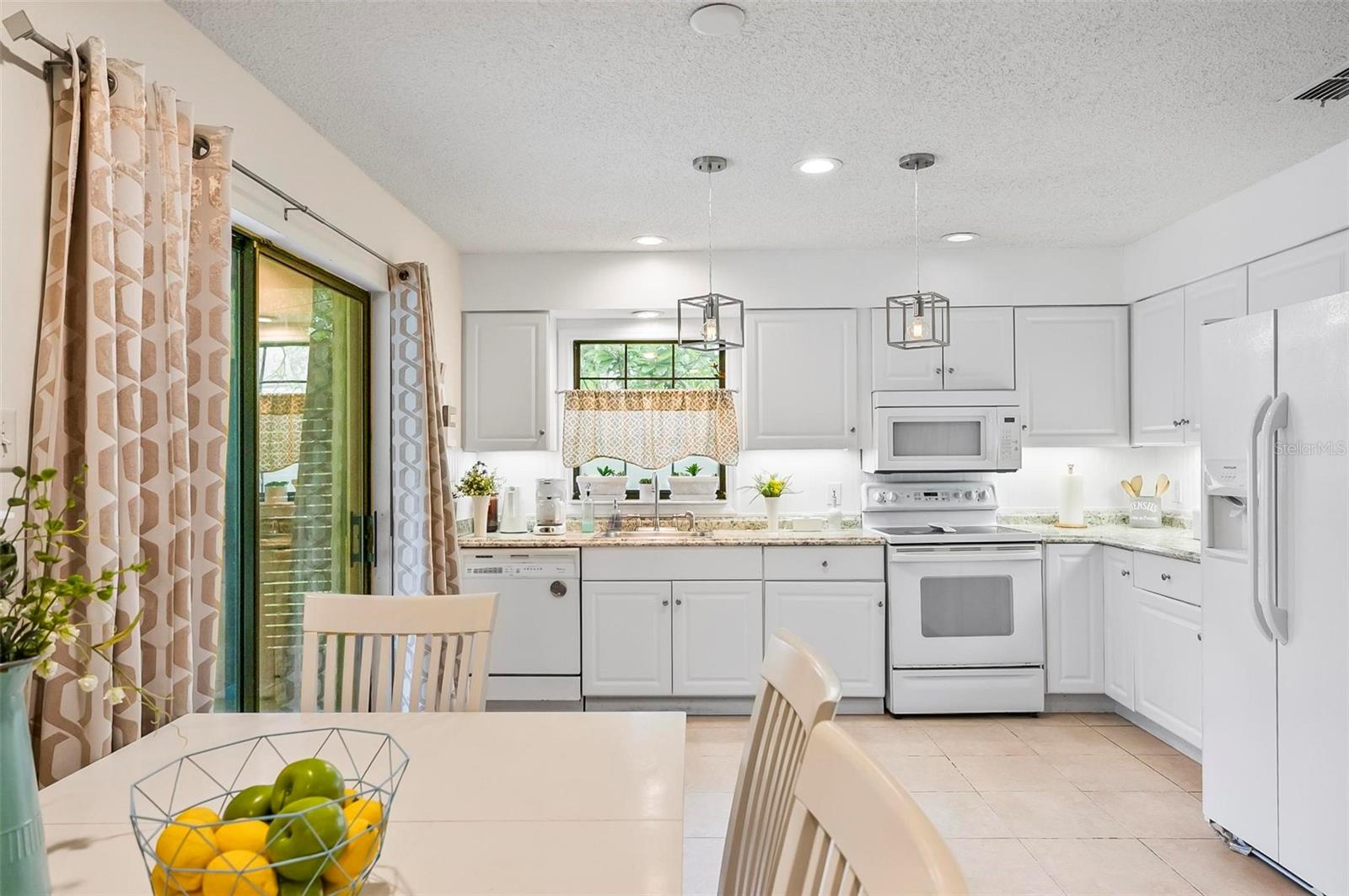 230 BEECHWOOD LN