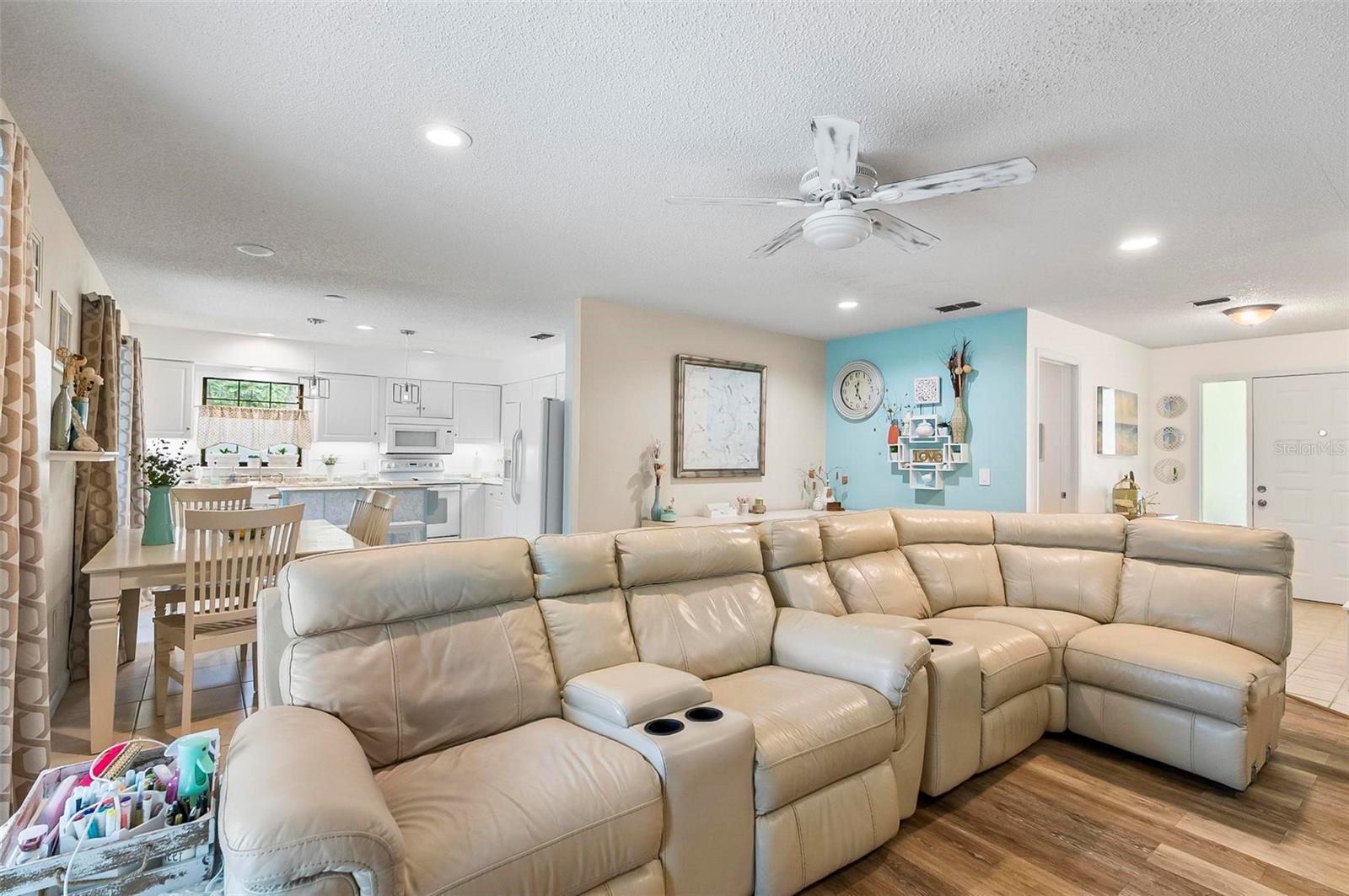 230 BEECHWOOD LN