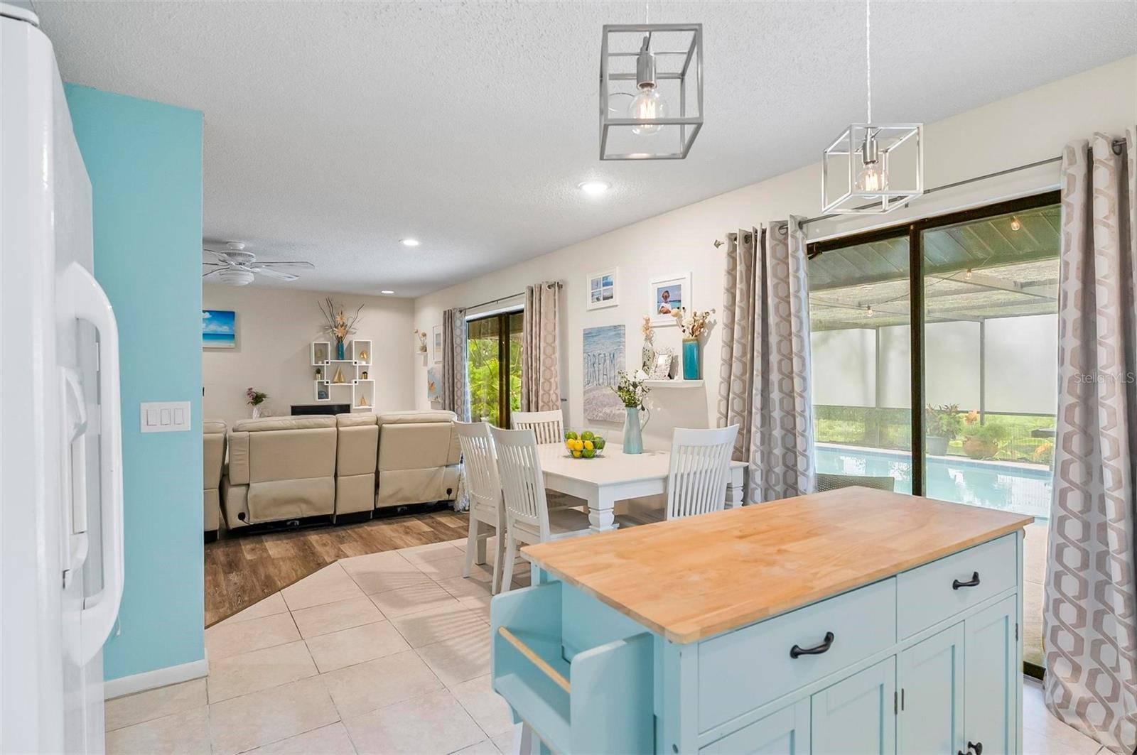 230 BEECHWOOD LN