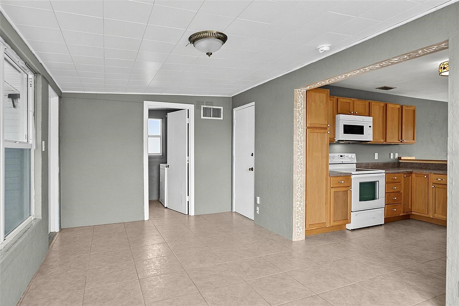 22 BEECHWOOD DR