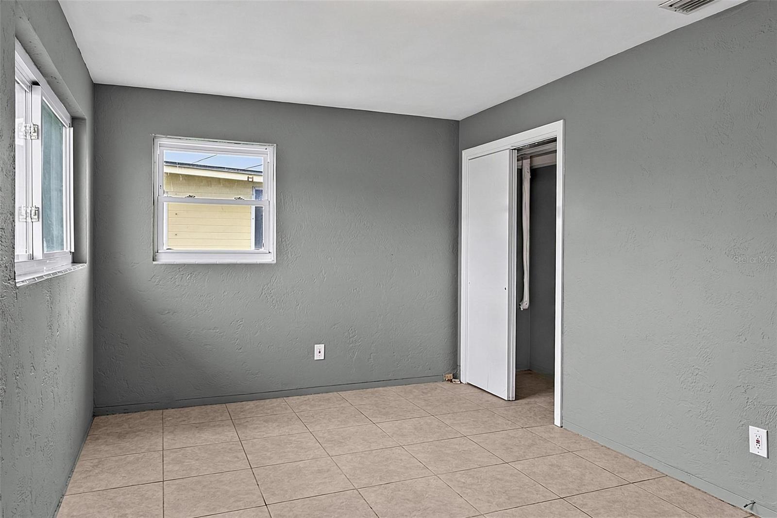 22 BEECHWOOD DR
