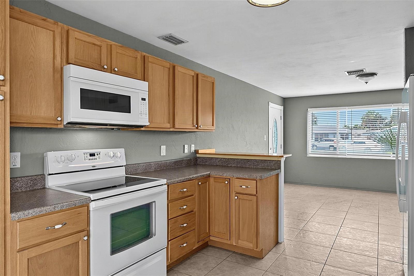22 BEECHWOOD DR
