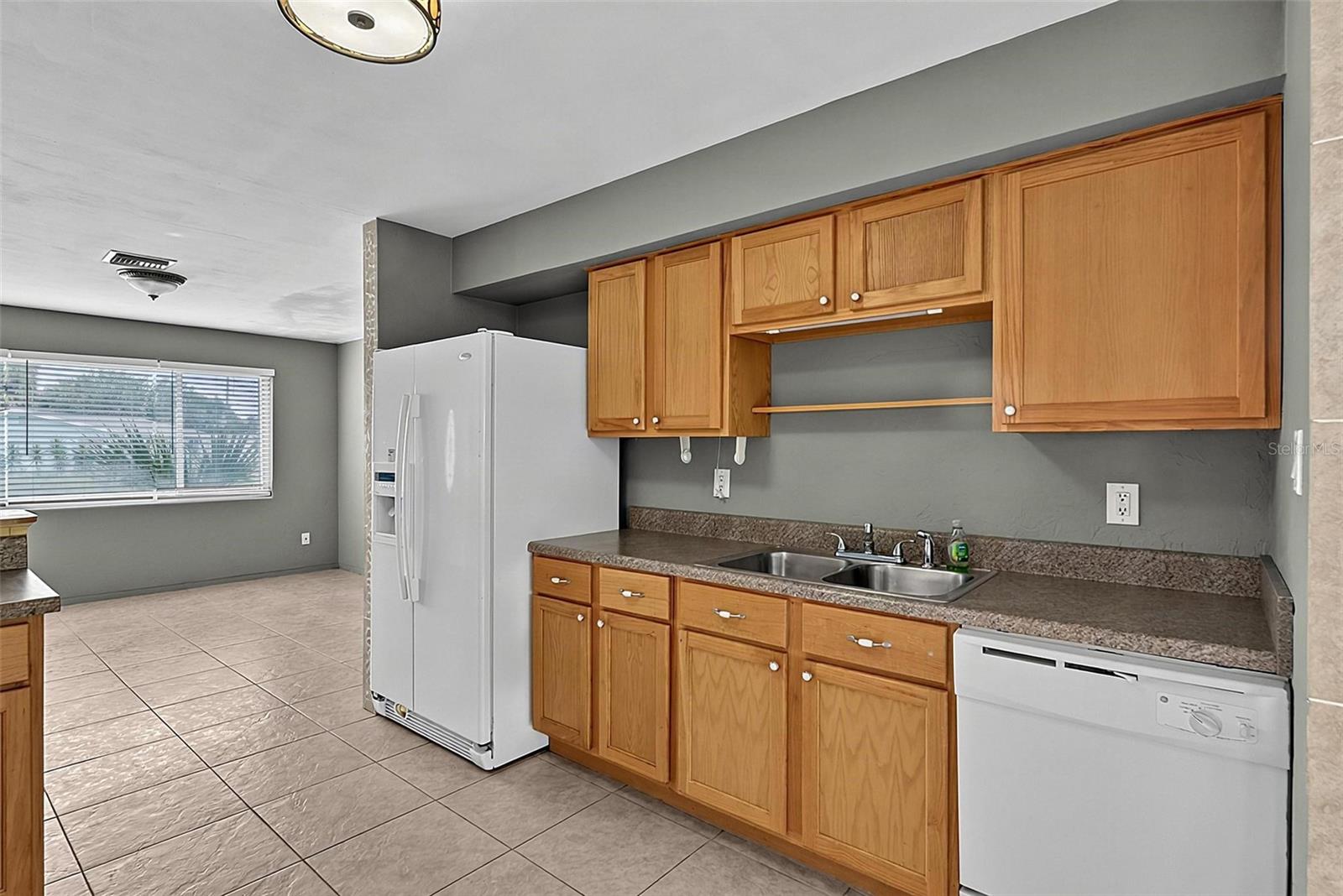 22 BEECHWOOD DR