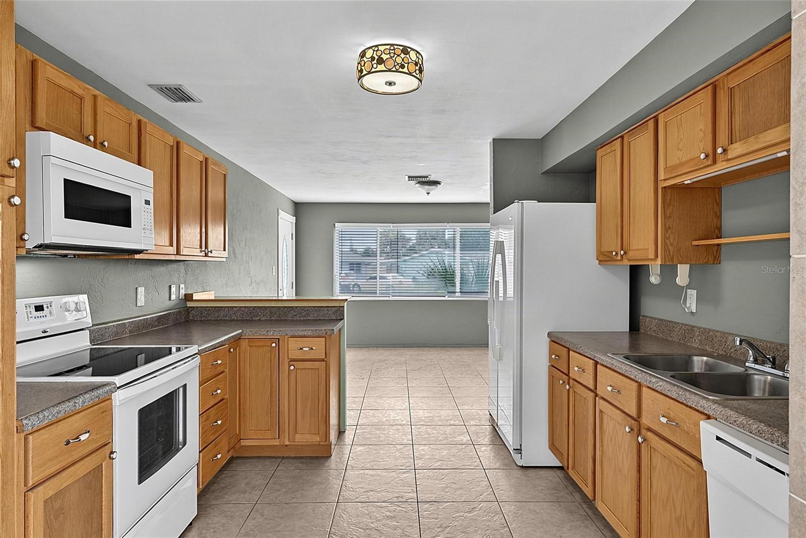 22 BEECHWOOD DR