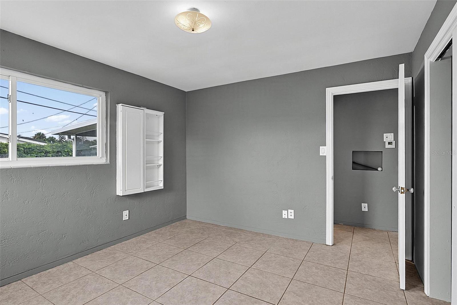 22 BEECHWOOD DR