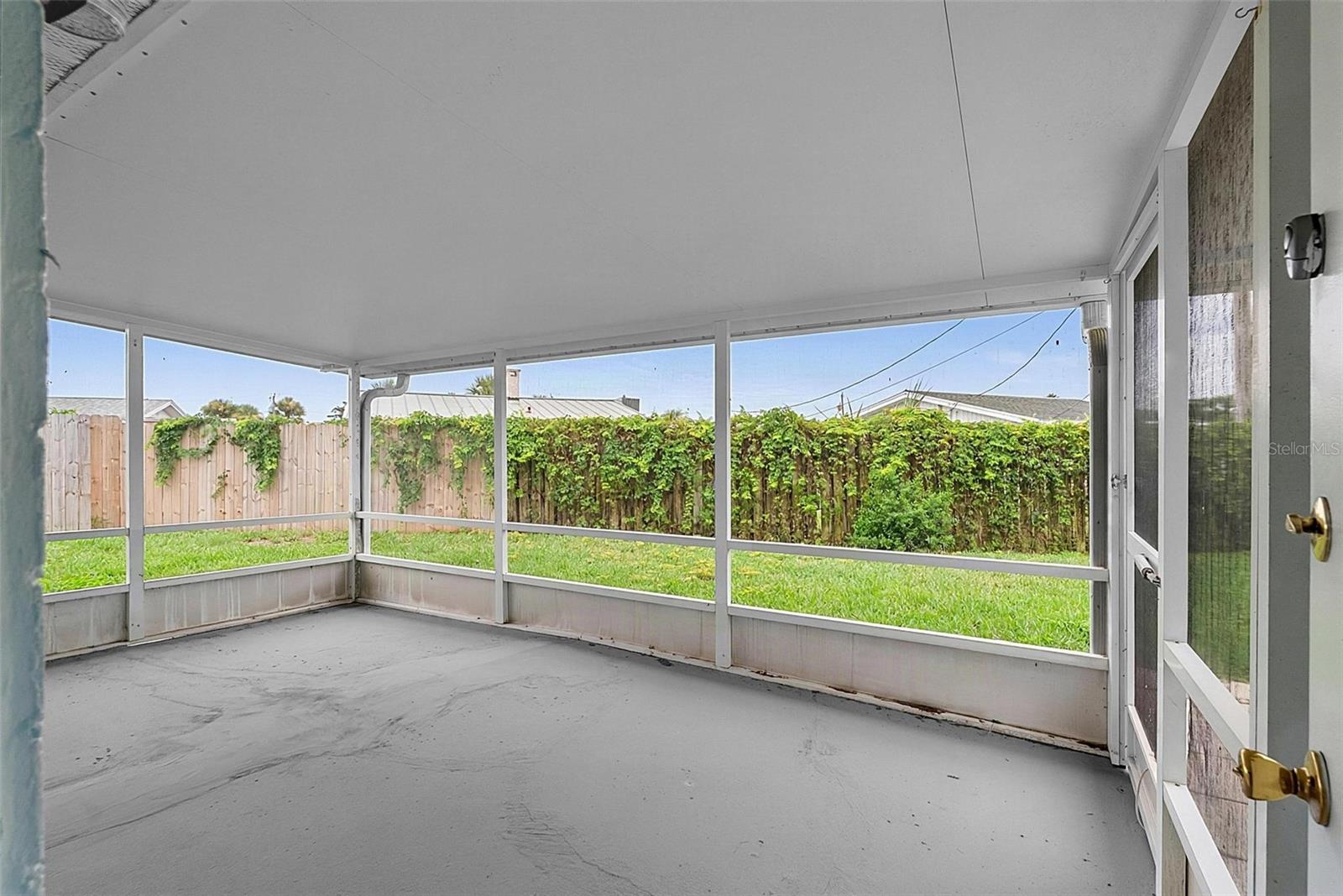 22 BEECHWOOD DR