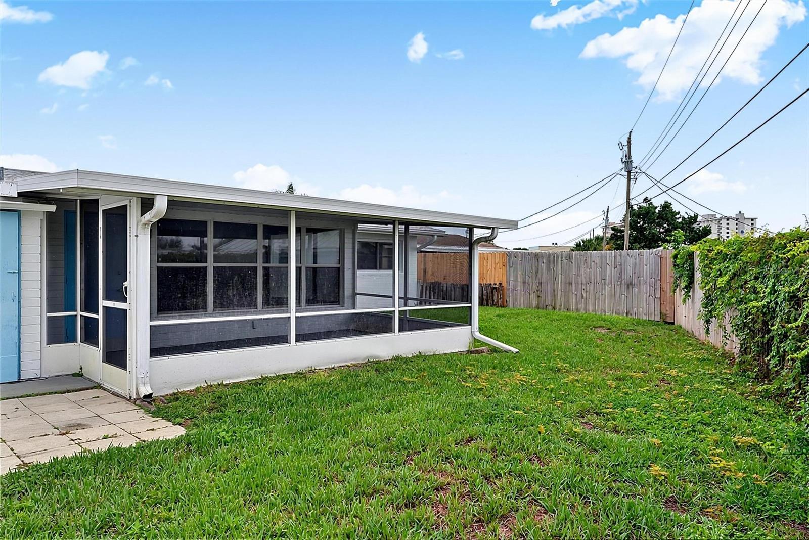22 BEECHWOOD DR