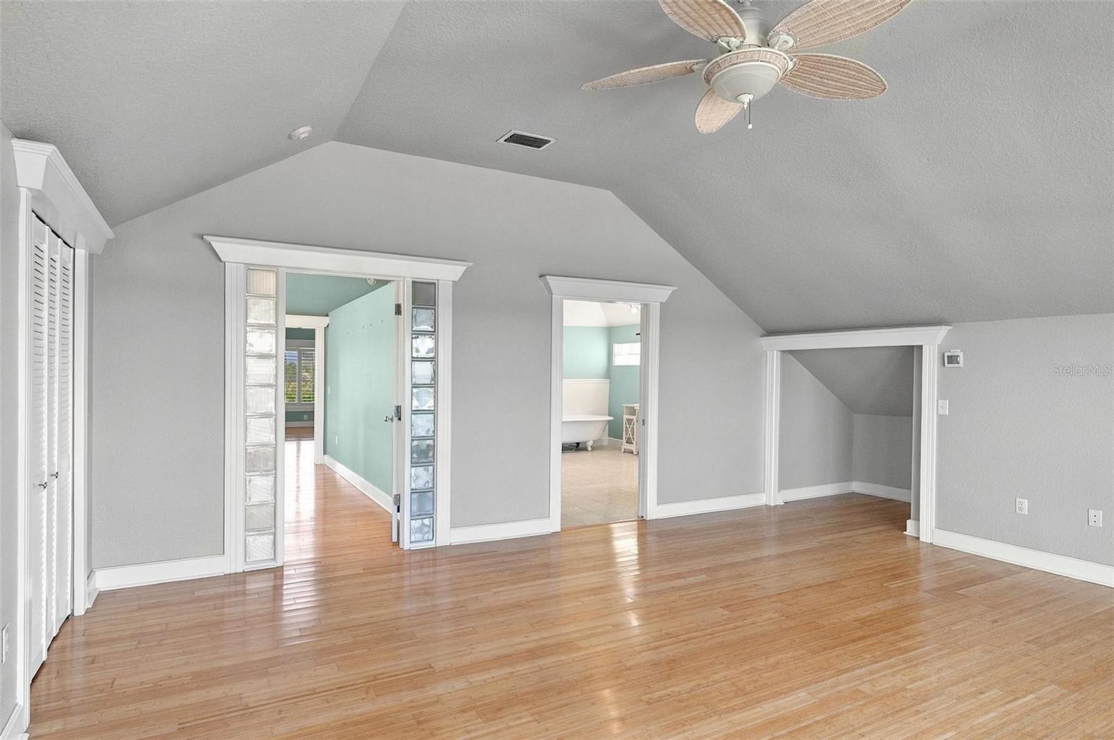 2101 N OCEAN SHORE BLVD