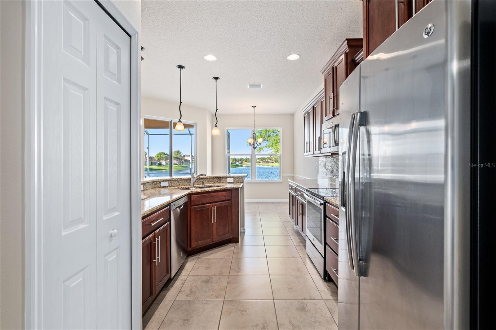 146 ARENA LAKE DR