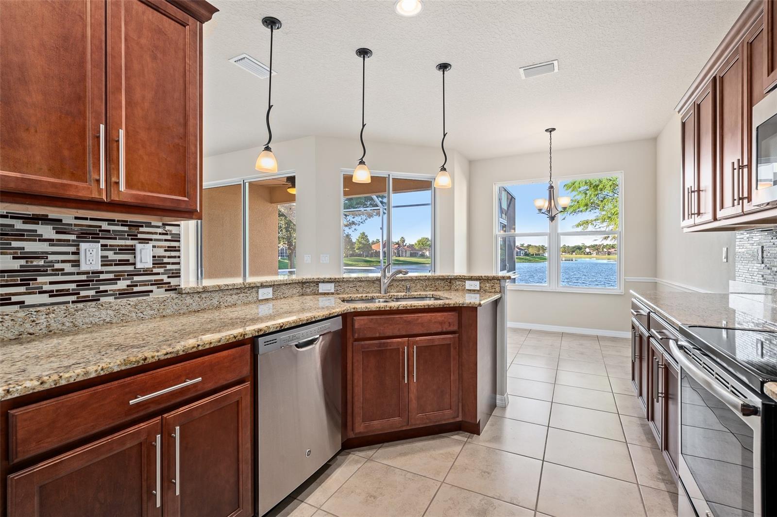 146 ARENA LAKE DR