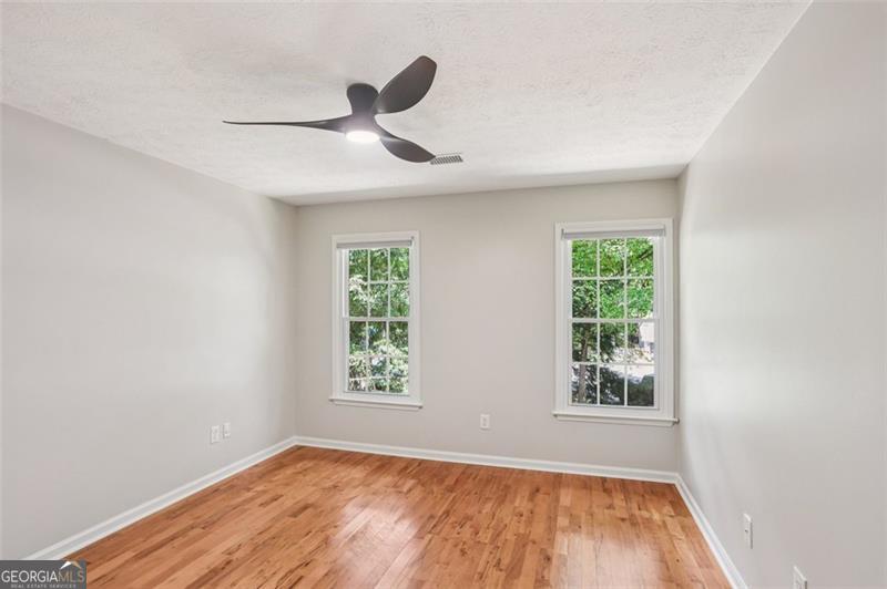 985 Lake Haven