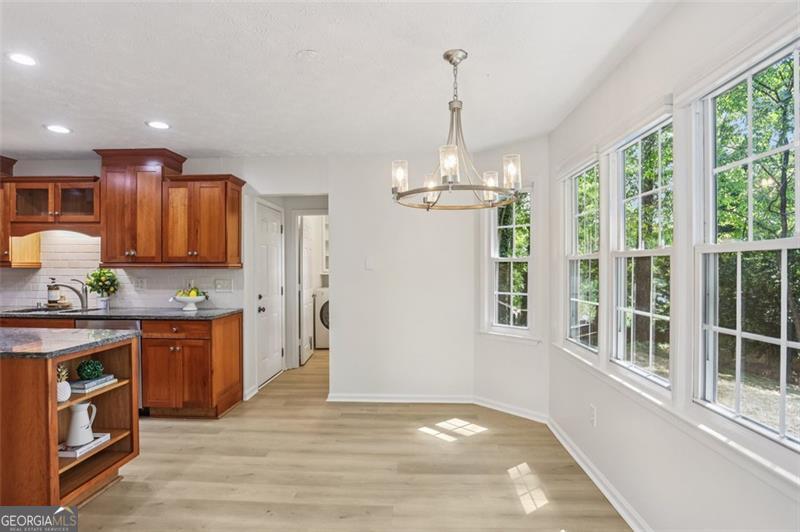 985 Lake Haven