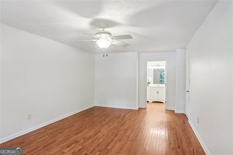 985 Lake Haven