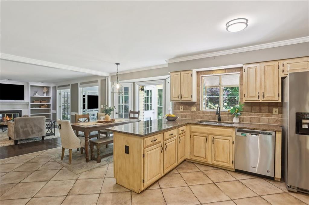 3837 FENWAY Crossing