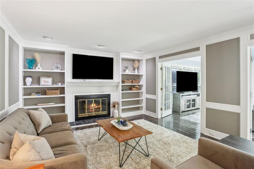 3837 FENWAY Crossing