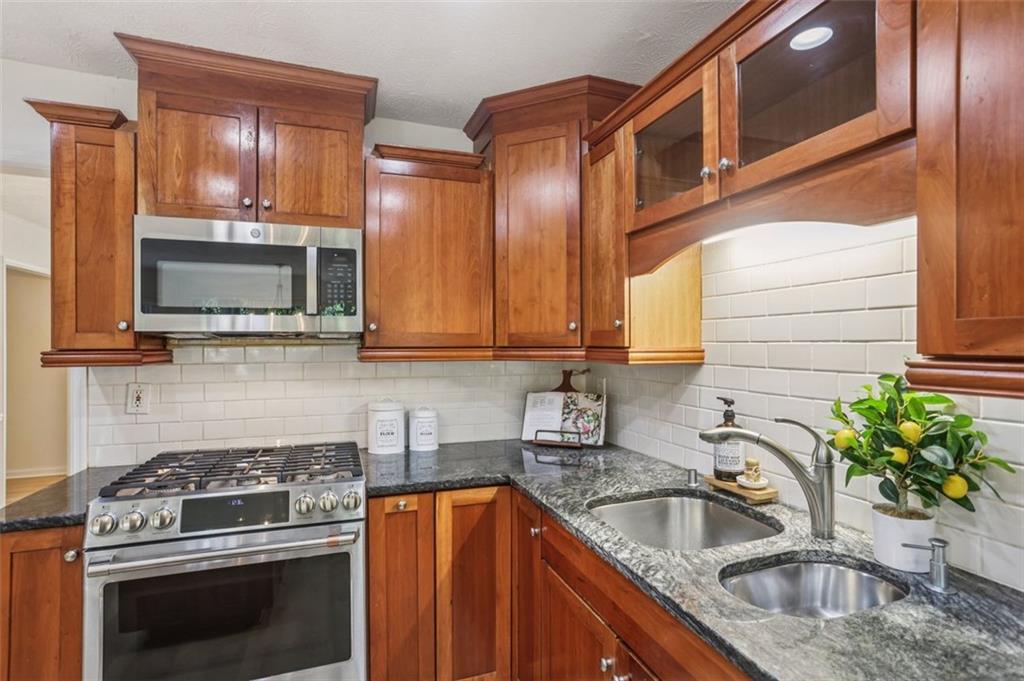 985 Lake Haven Court