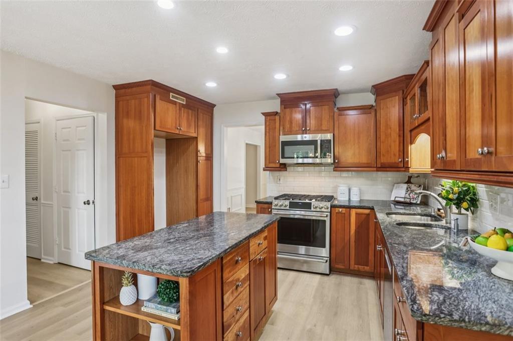 985 Lake Haven Court