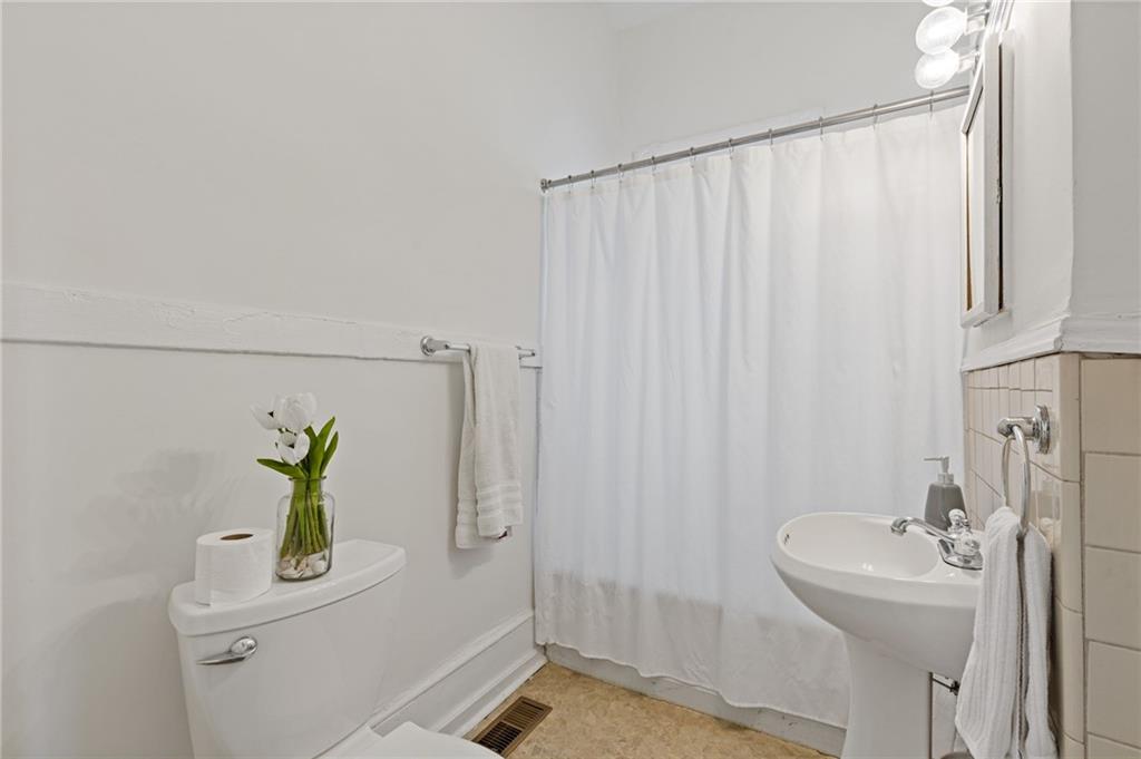 1392 Athens Avenue SW