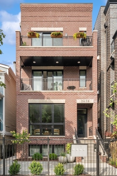 2650 N Racine Avenue Unit: 2